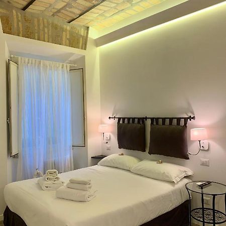 Luxury Rooms Near Colosseum Roma Exterior foto