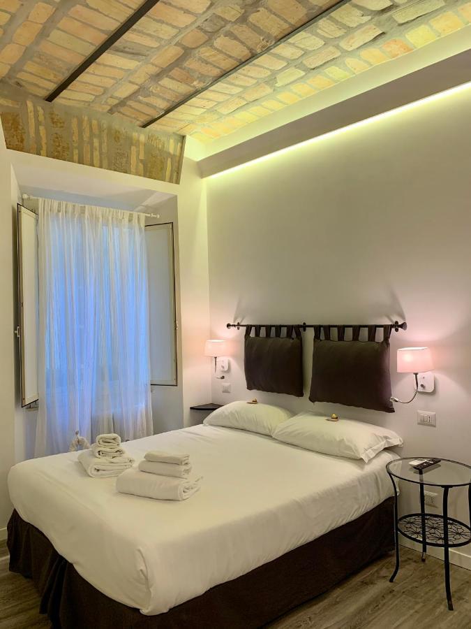 Luxury Rooms Near Colosseum Roma Exterior foto