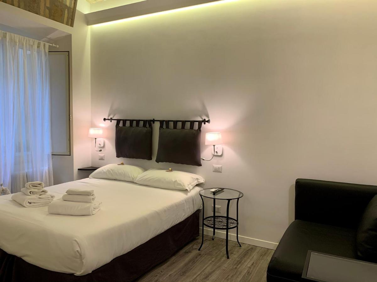 Luxury Rooms Near Colosseum Roma Exterior foto