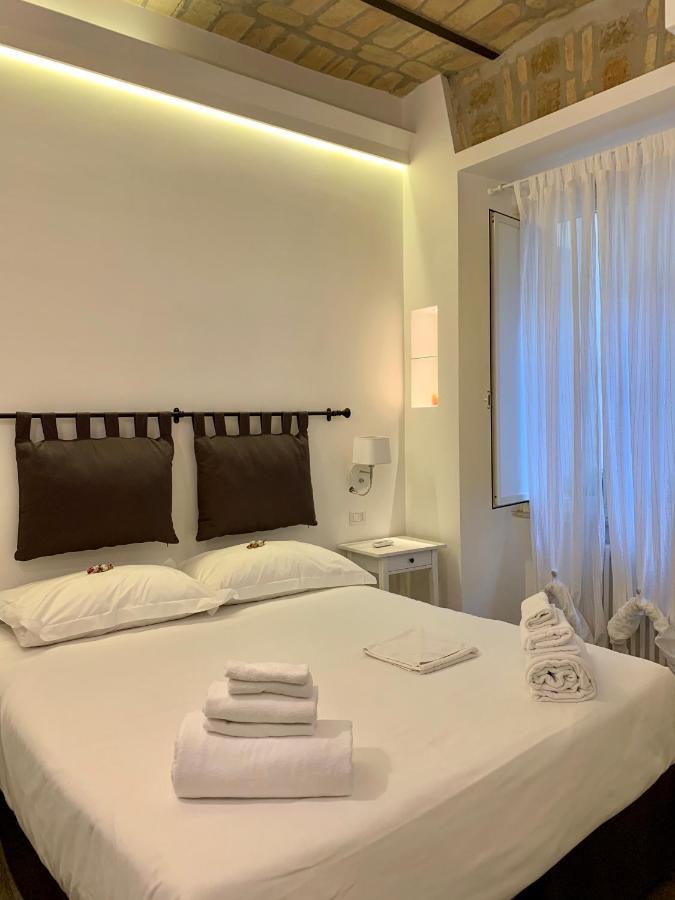 Luxury Rooms Near Colosseum Roma Exterior foto